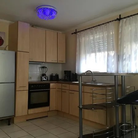 Boulevard Apartment *